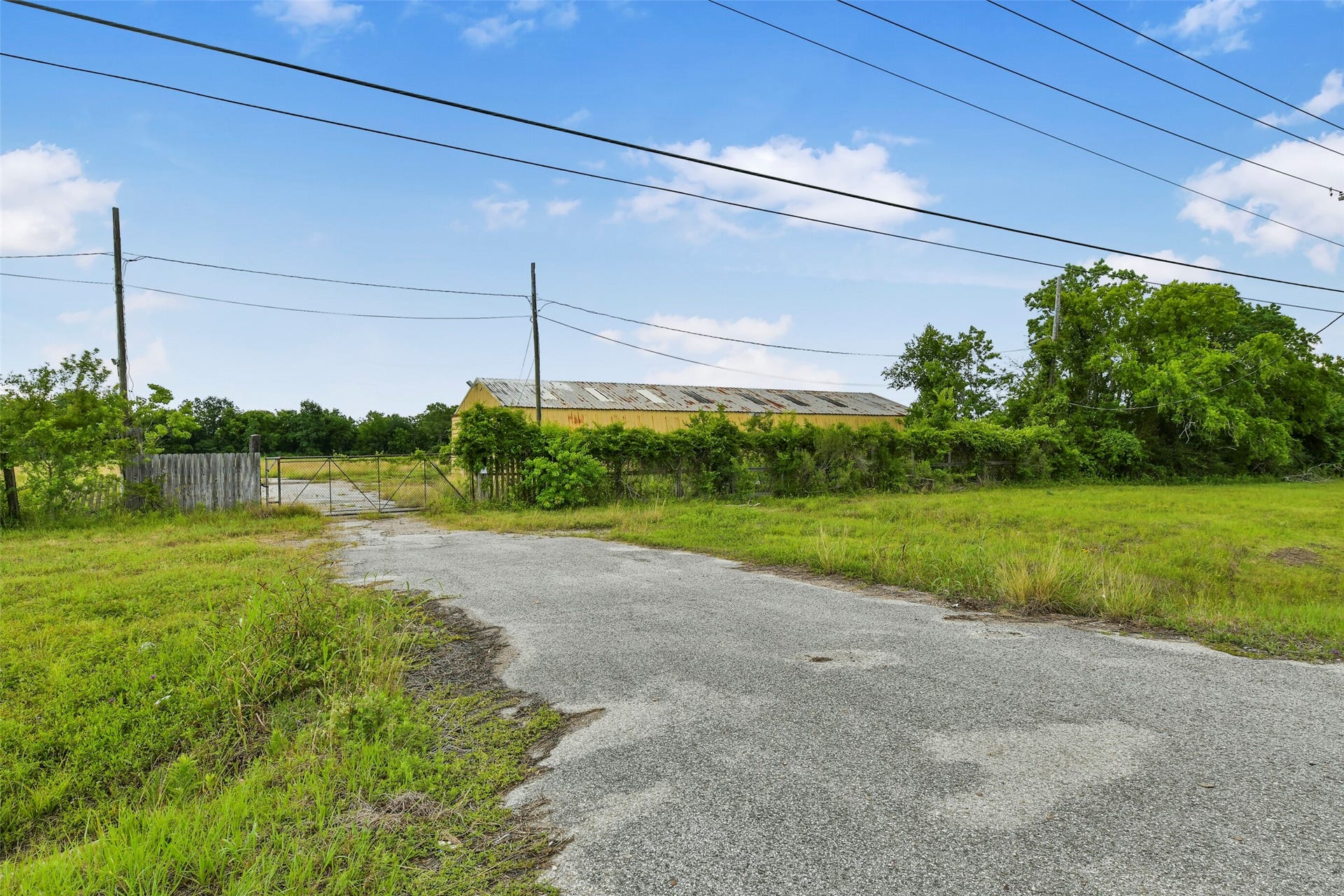 4011 Fm 2004 Road, La Marque, TX 77568 4011 Fm 2004 Road, La Marque, TX 77568