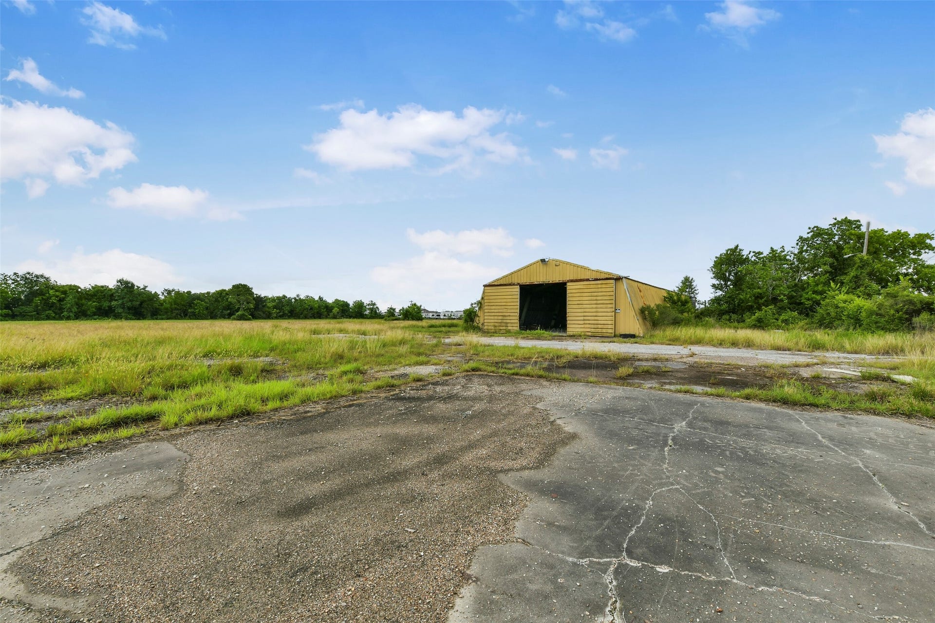 4011 Fm 2004 Road, La Marque, TX 77568 4011 Fm 2004 Road, La Marque, TX 77568