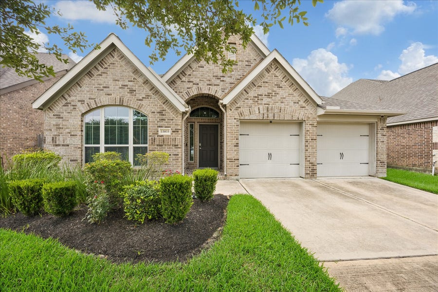 Property photo for 13833 Arbor Meadows Lane, Pearland, TX
