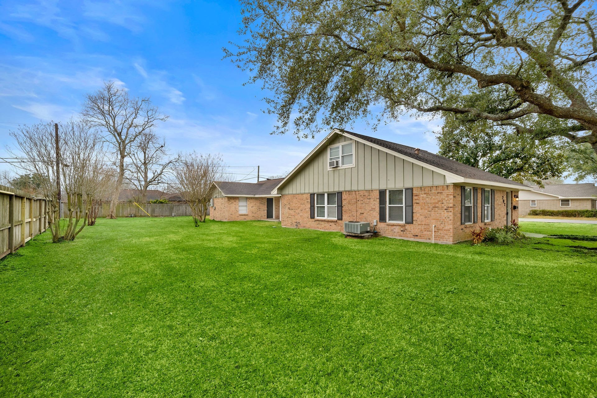 702 S 2nd Street, La Porte, TX 77571 702 S 2nd Street, La Porte, TX 77571
