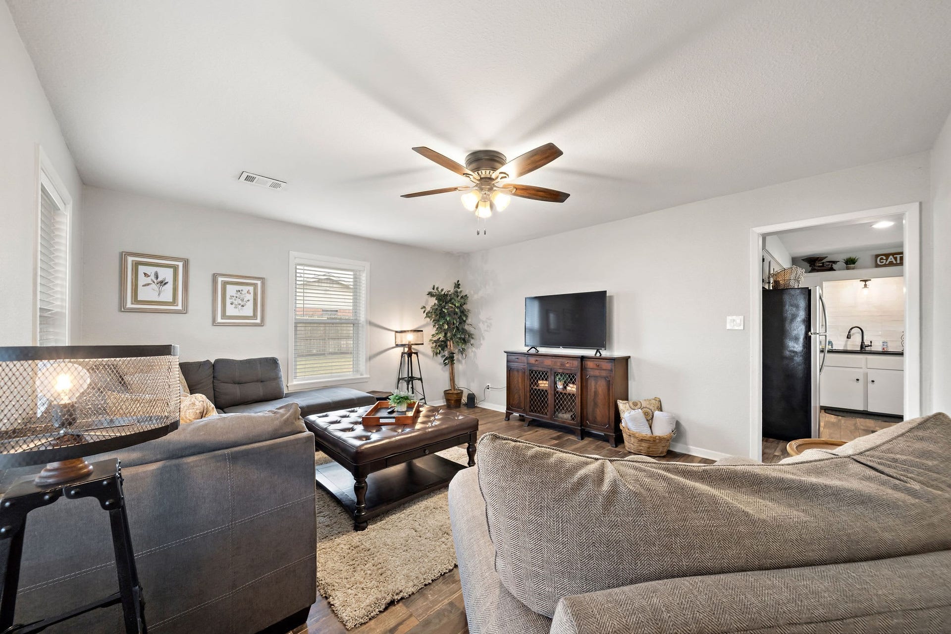 702 S 2nd Street, La Porte, TX 77571 702 S 2nd Street, La Porte, TX 77571