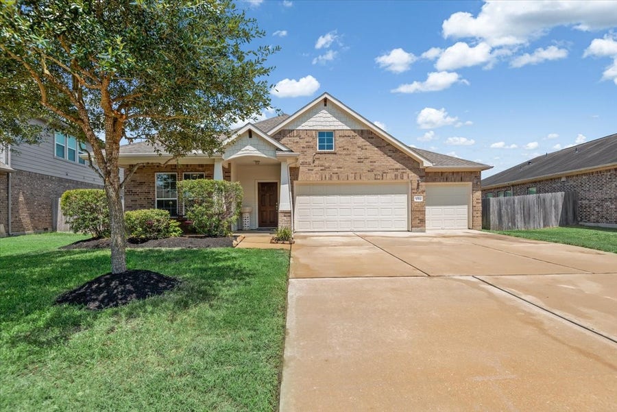 Property photo for 31914 Mckinley Run Drive, Hockley, TX