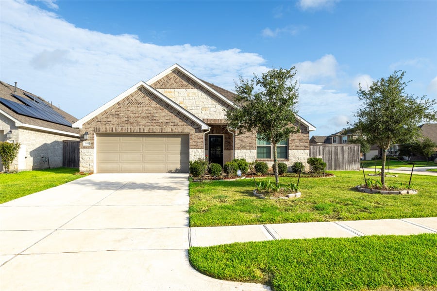 Property photo for 2610 Blue Abbot Drive, Fresno, TX