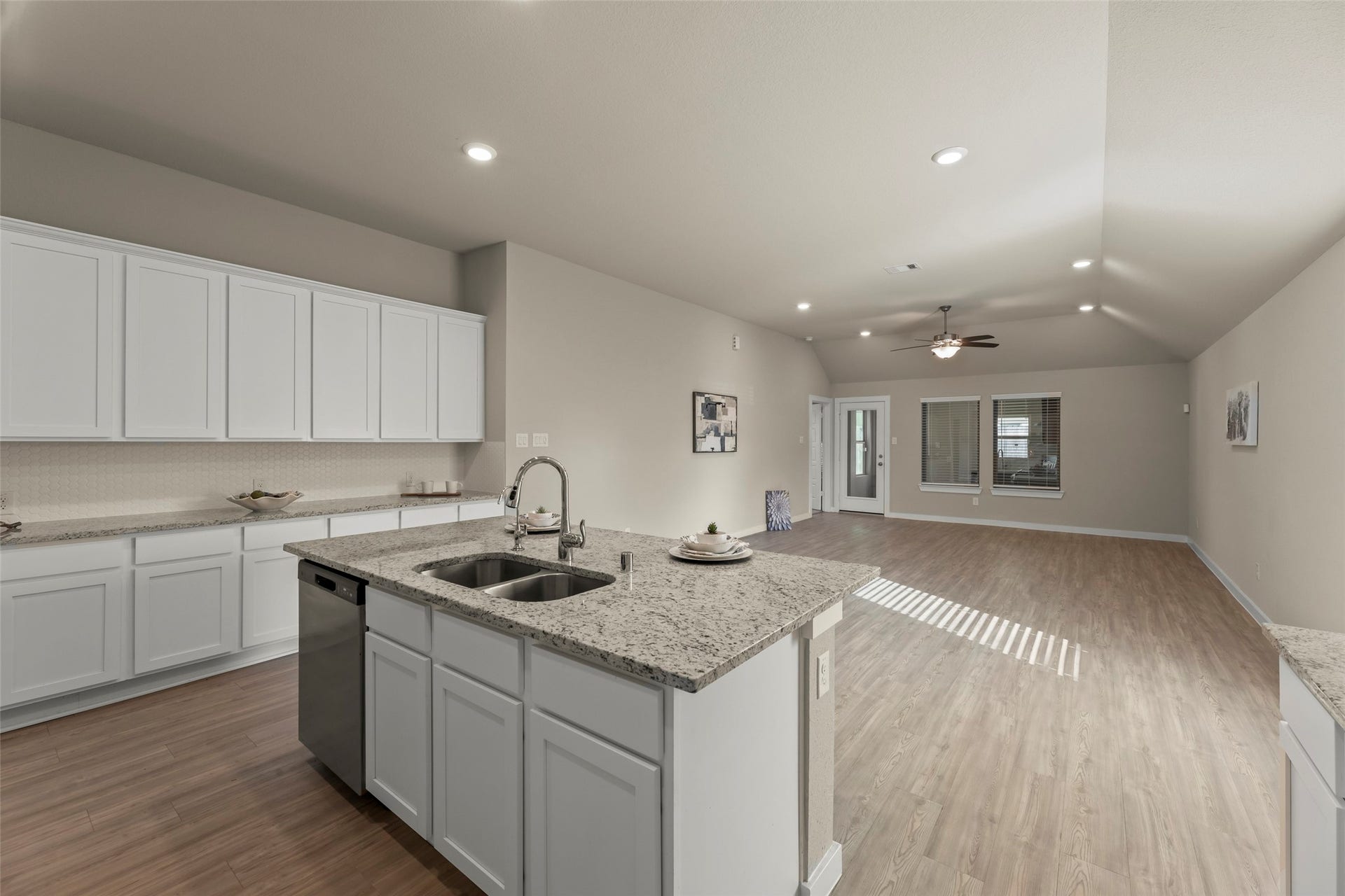 2610 Blue Abbot Drive, Fresno, TX 77545 Ideal for entertaining and family gatherings.