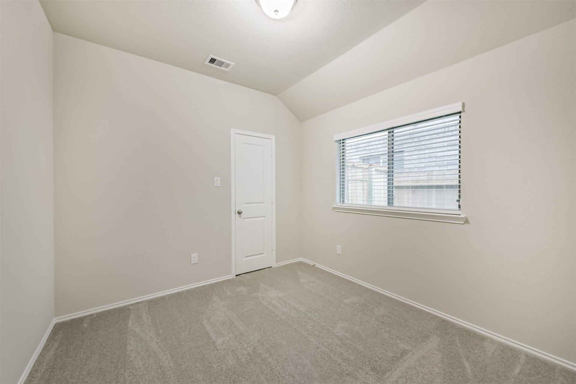 455 Mathis Lake, Conroe, TX 77304 SECOND BEDROOM