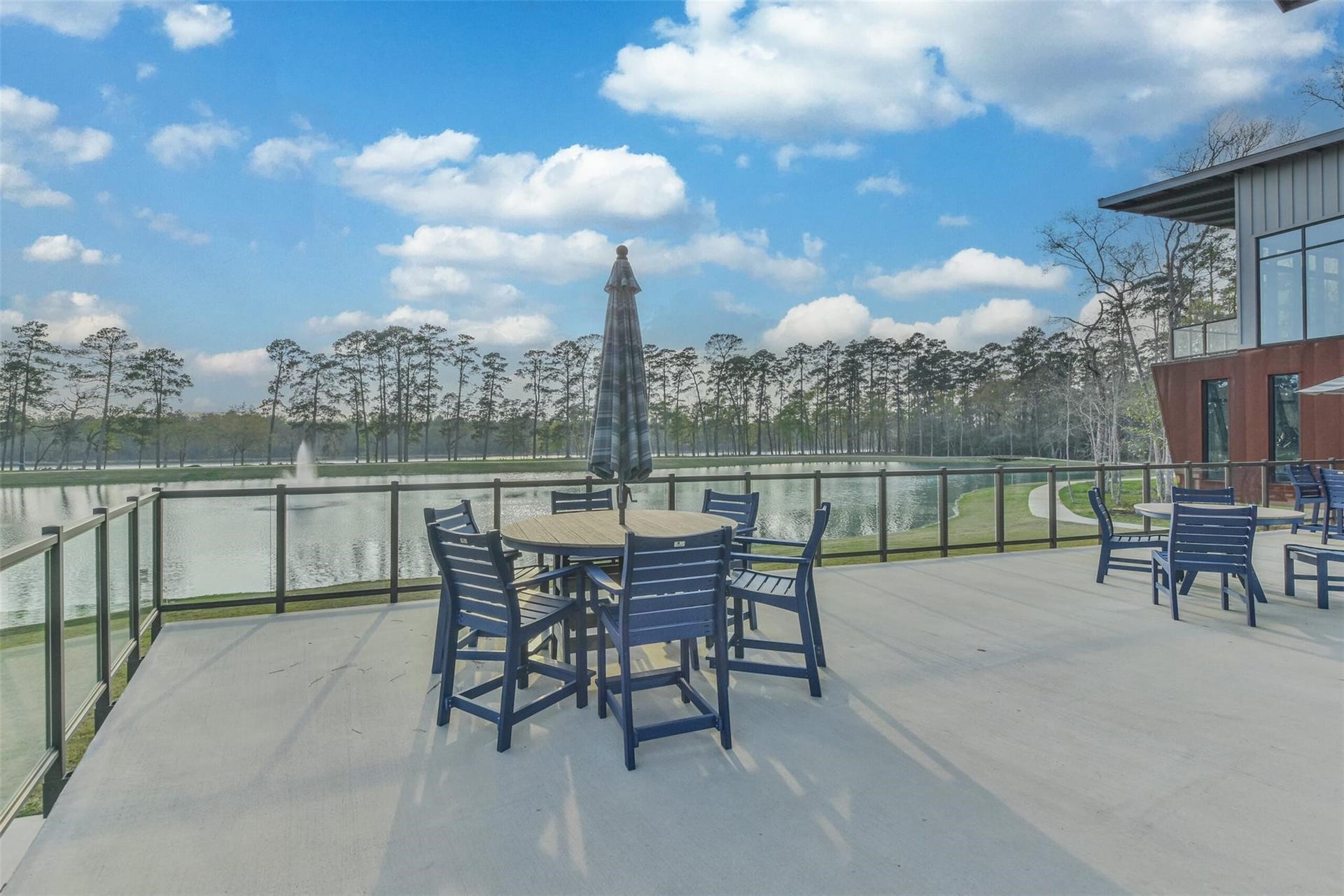 455 Mathis Lake, Conroe, TX 77304 BALCONY