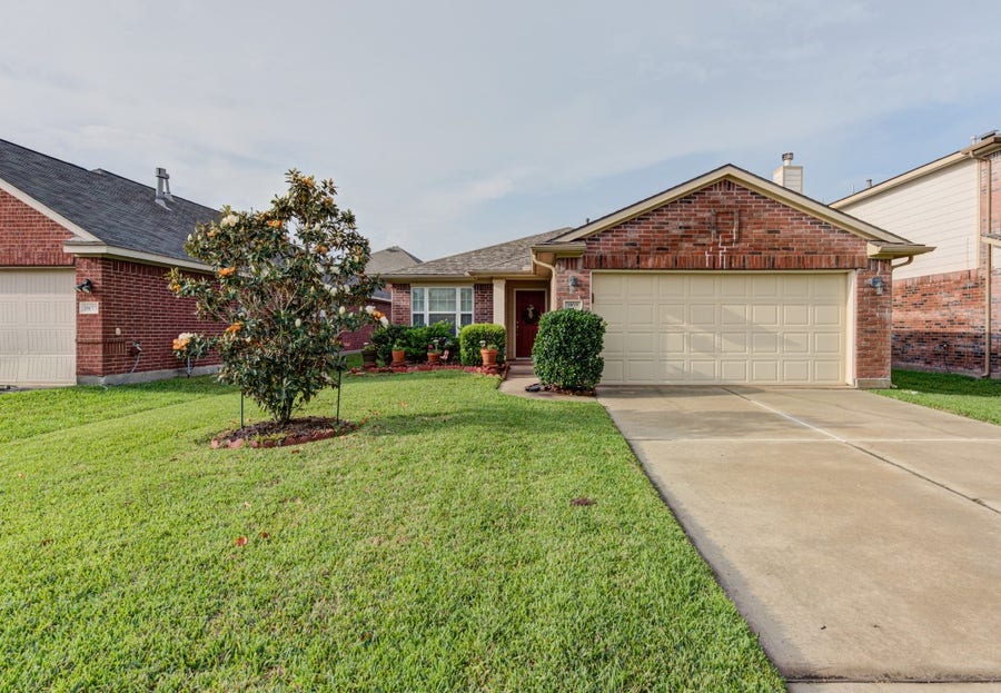 Property photo for 18019 Surrey Lake Lane, Richmond, TX