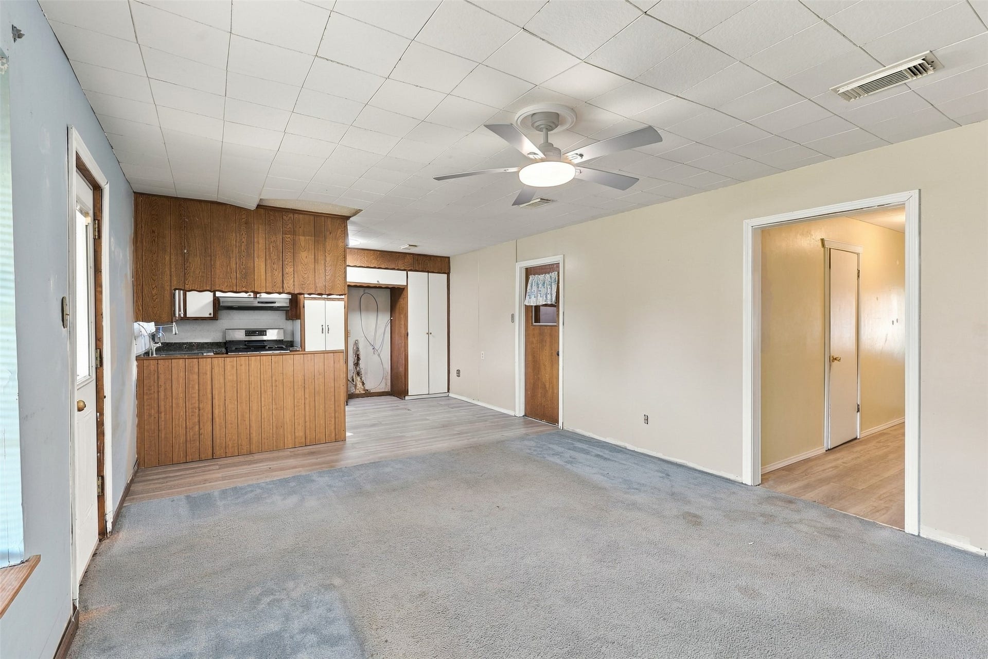 1906 Kings Lane, Alvin, TX 77511 1906 Kings Lane, Alvin, TX 77511