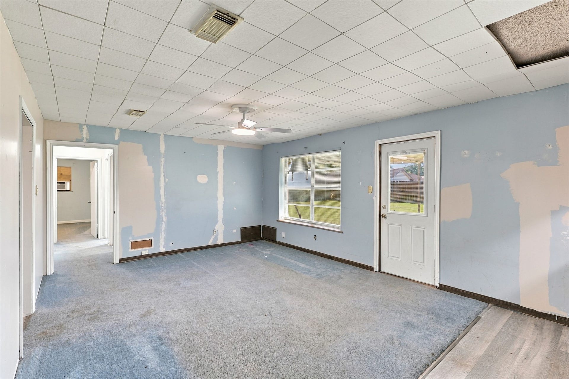 1906 Kings Lane, Alvin, TX 77511 1906 Kings Lane, Alvin, TX 77511