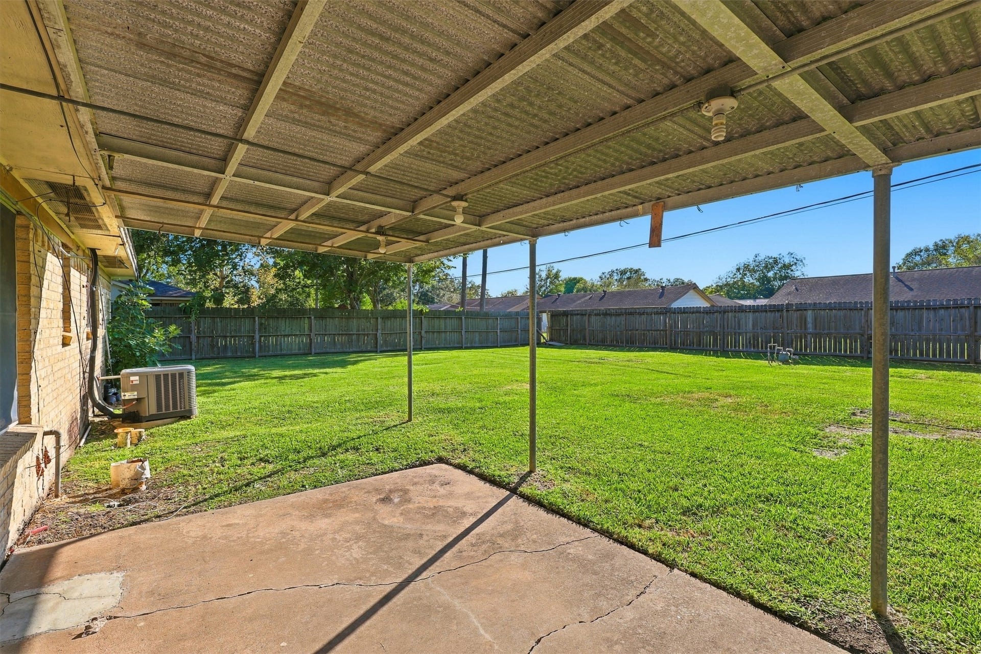 1906 Kings Lane, Alvin, TX 77511 1906 Kings Lane, Alvin, TX 77511