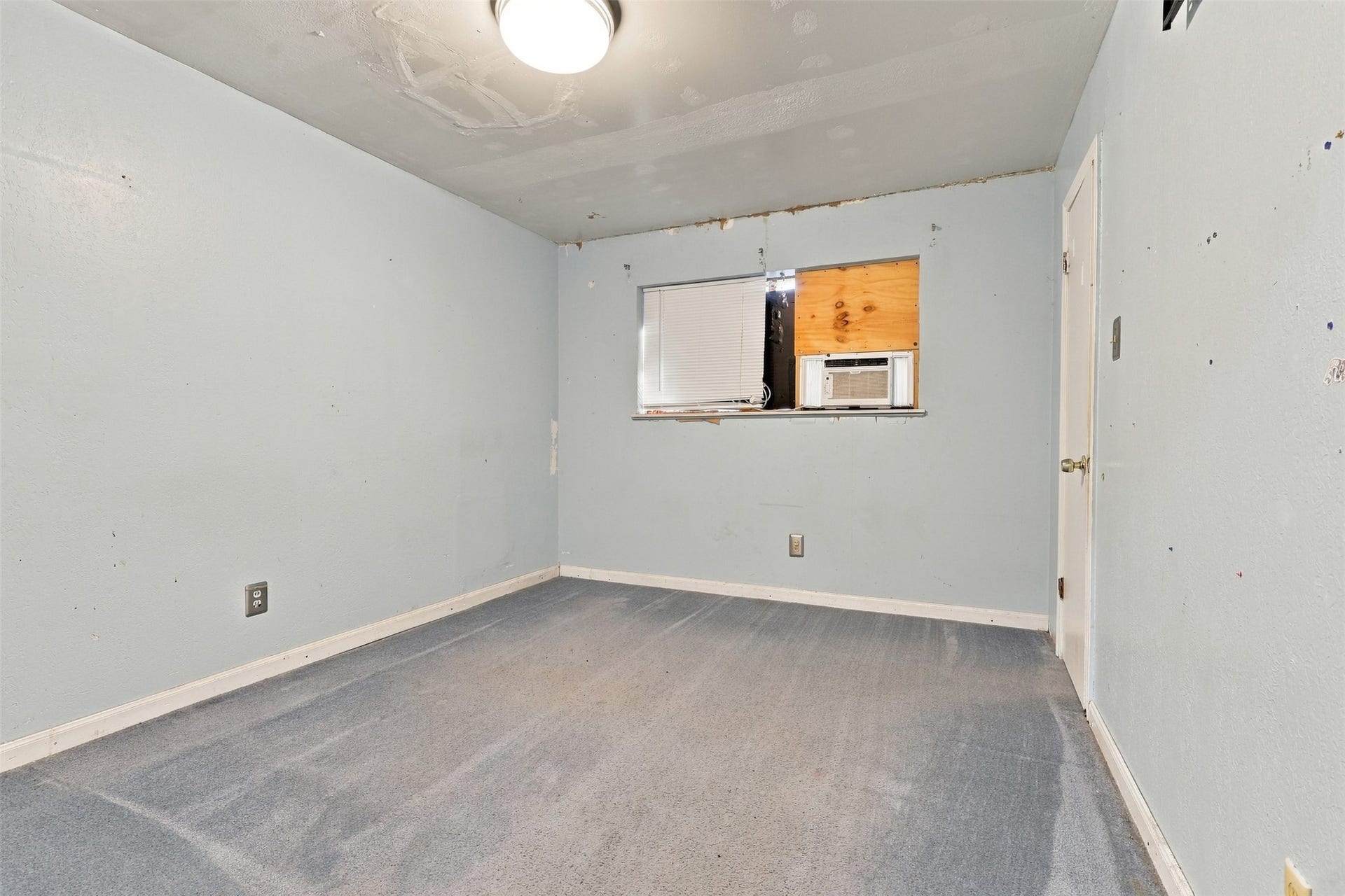 1906 Kings Lane, Alvin, TX 77511 1906 Kings Lane, Alvin, TX 77511