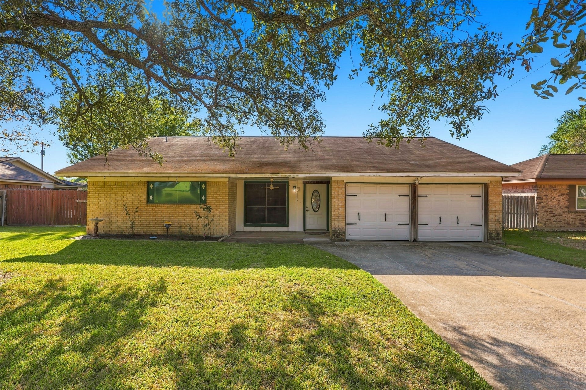 1906 Kings Lane, Alvin, TX 77511 1906 Kings Lane, Alvin, TX 77511