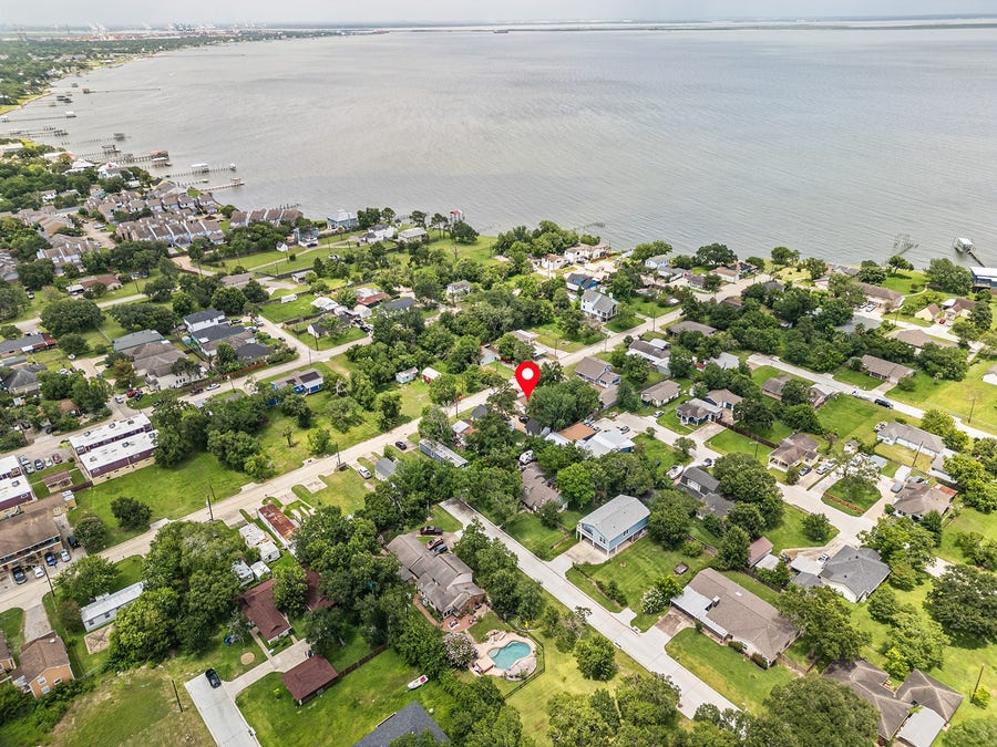 Property photo for 135 Pine Bluff Street, La Porte, TX