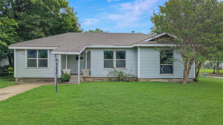 Property photo for 1536 Celeste Drive, Dallas, TX