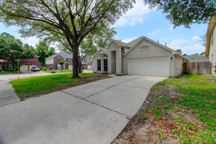 Property photo for 17111 Valley Palms Drive, Spring, TX