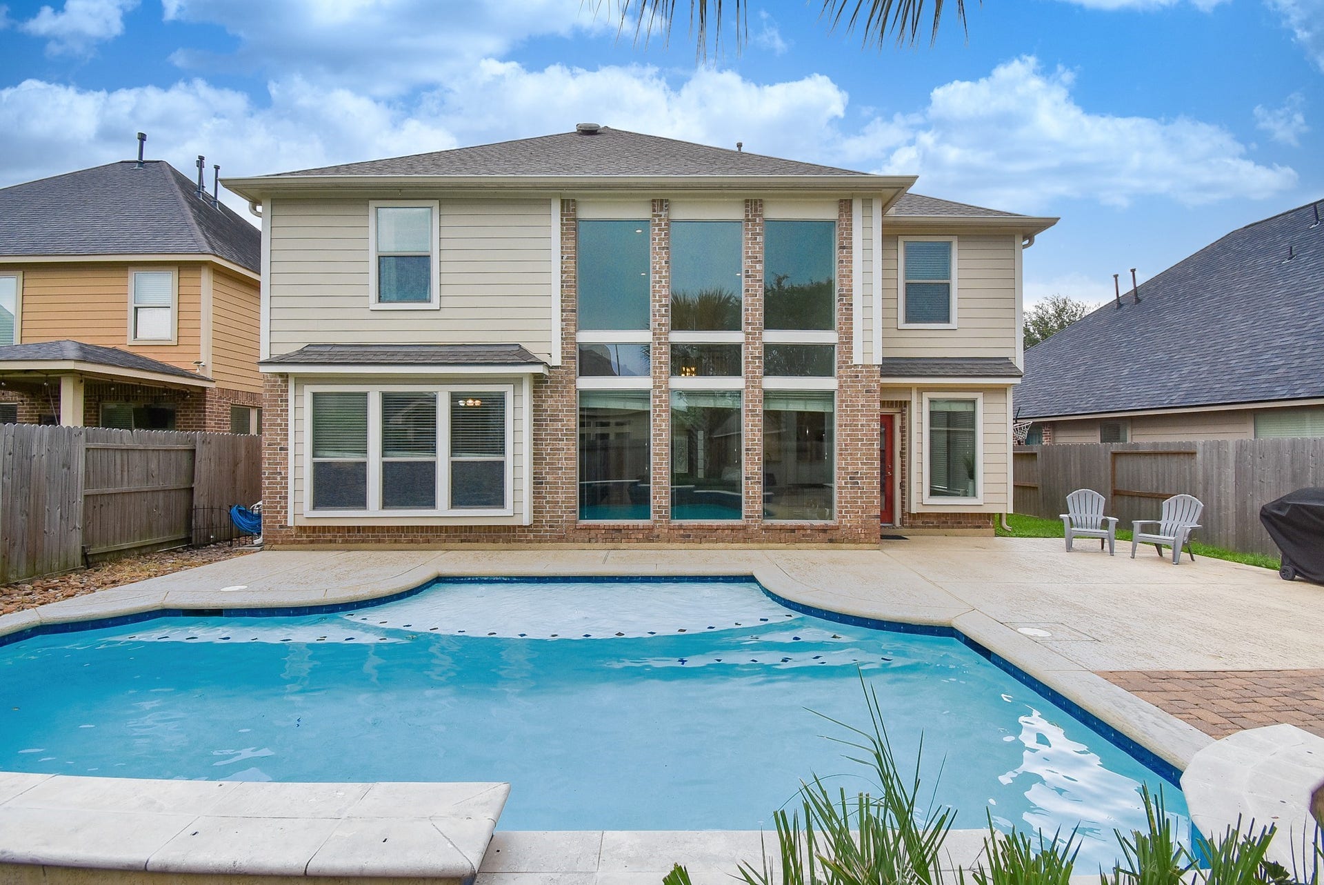 1334 Laura Hills Lane, Spring, TX 77386 This amazing home is a must-have in the desirable master planned community, Spring Trails. Easy access the the Grand parkway, the Hardy Toll and I-45! Zoned to desirable schools and surrounded by retail stores, fine dining and so much more!