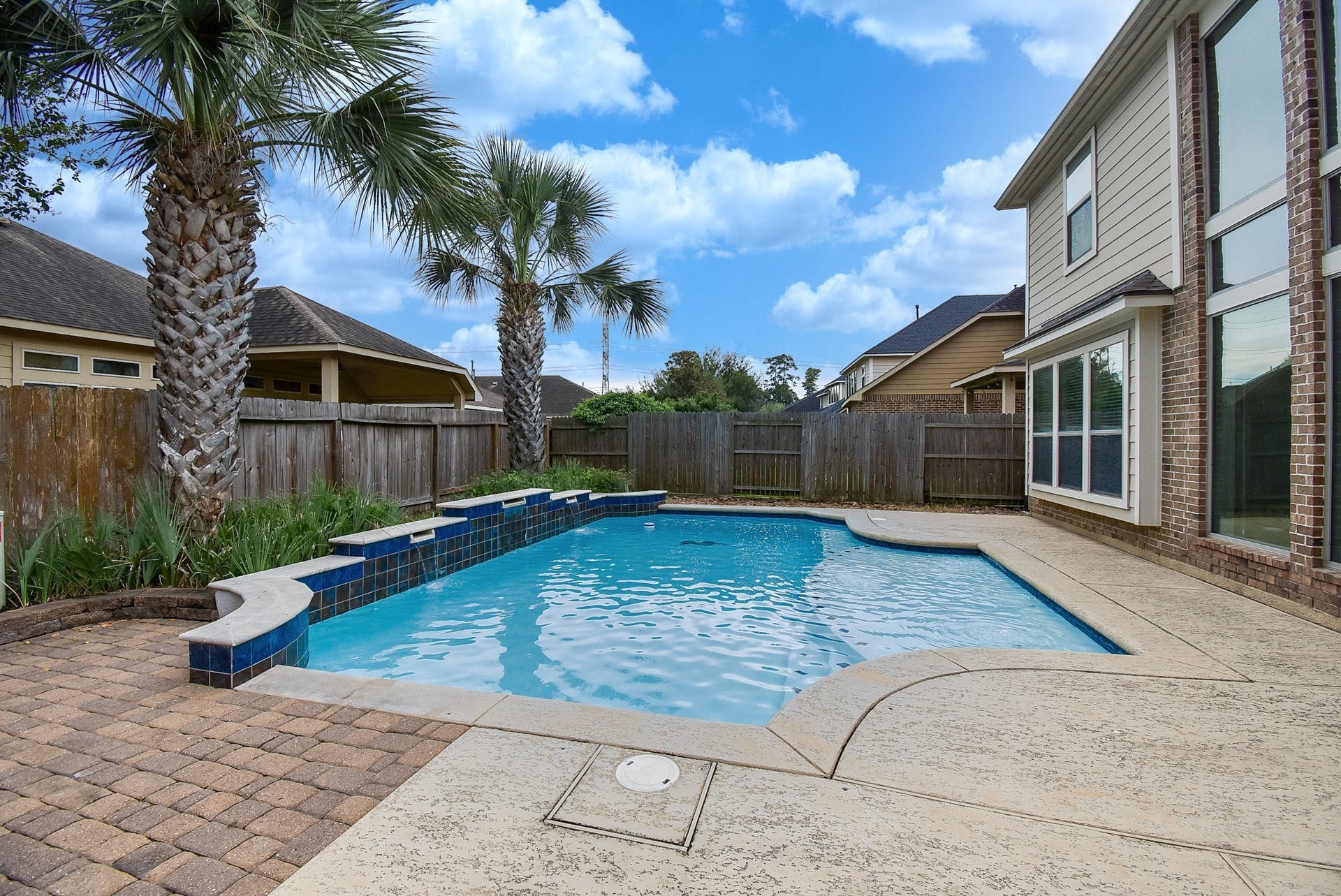 1334 Laura Hills Lane, Spring, TX 77386 The landscape beds are the perfect backdrop!