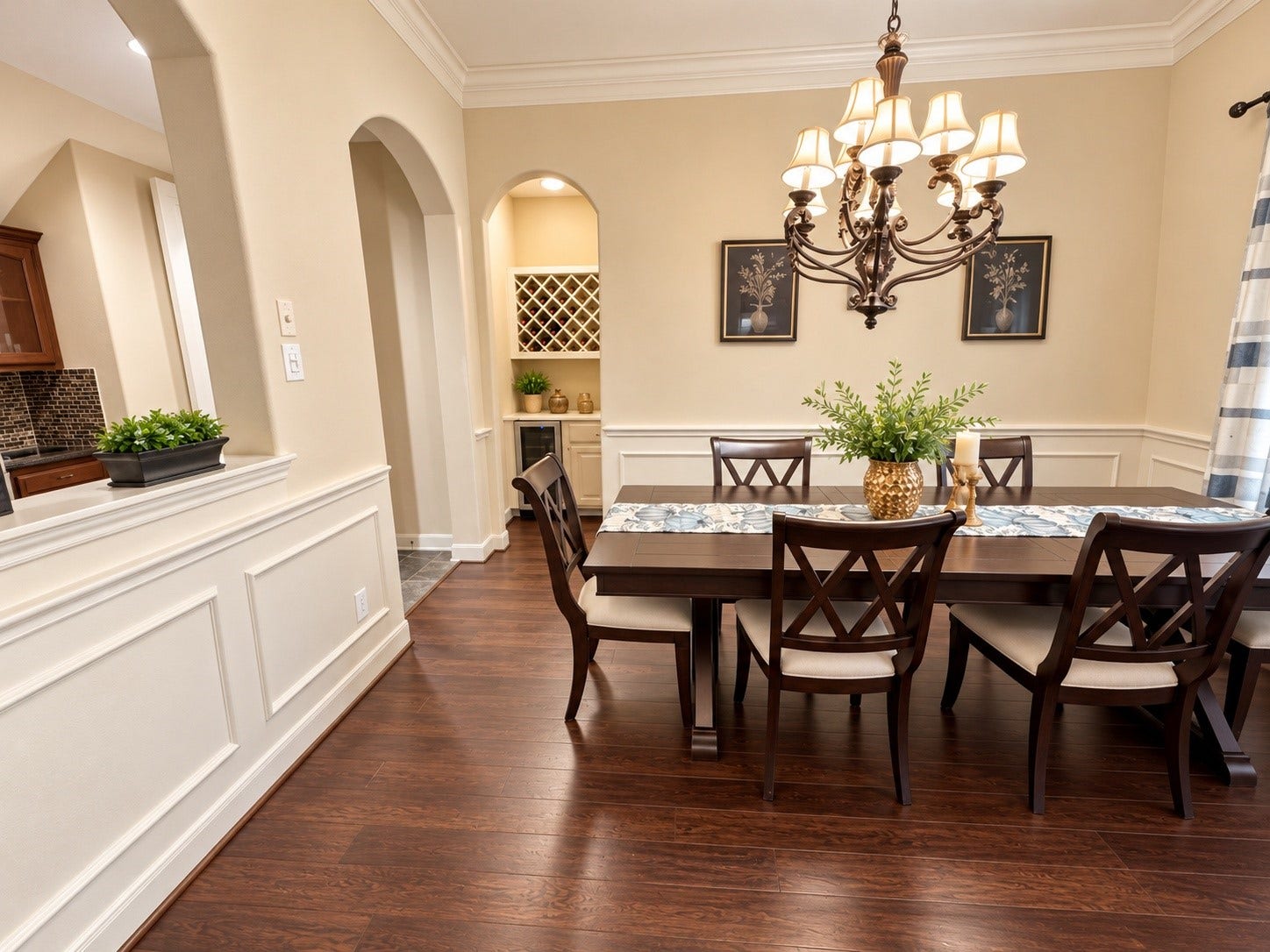 14215 Windy Crossing Lane, Humble, TX 77396 Spacious dining room offers an inviting setting for holiday celebrations and memorable gatherings.