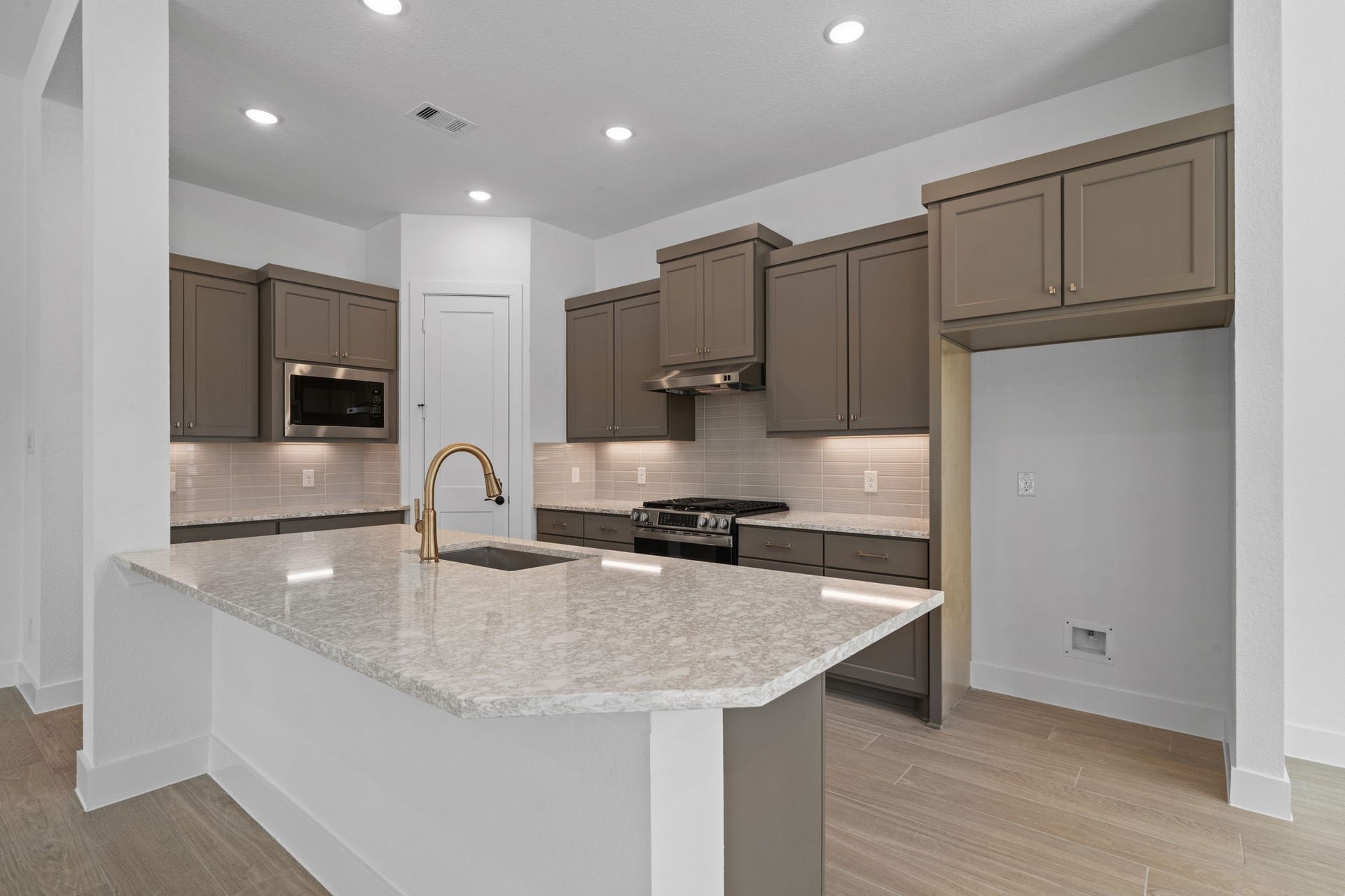 215 Congo Bay Circle, Willis, TX 77318 215 Congo Bay Circle, Willis, TX 77318