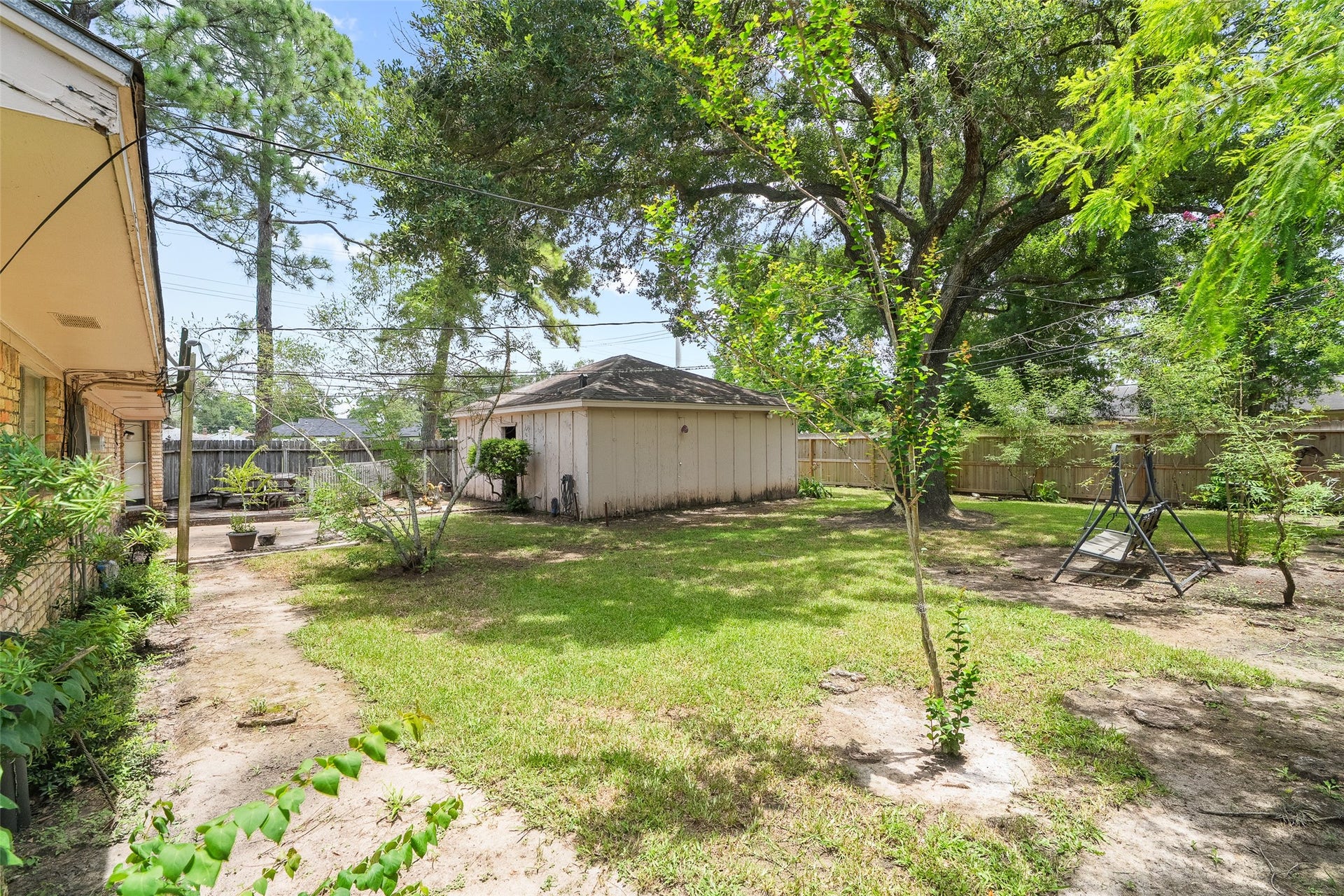 2001 Lamar Drive, Richmond, TX 77469 Another view of the backyard.