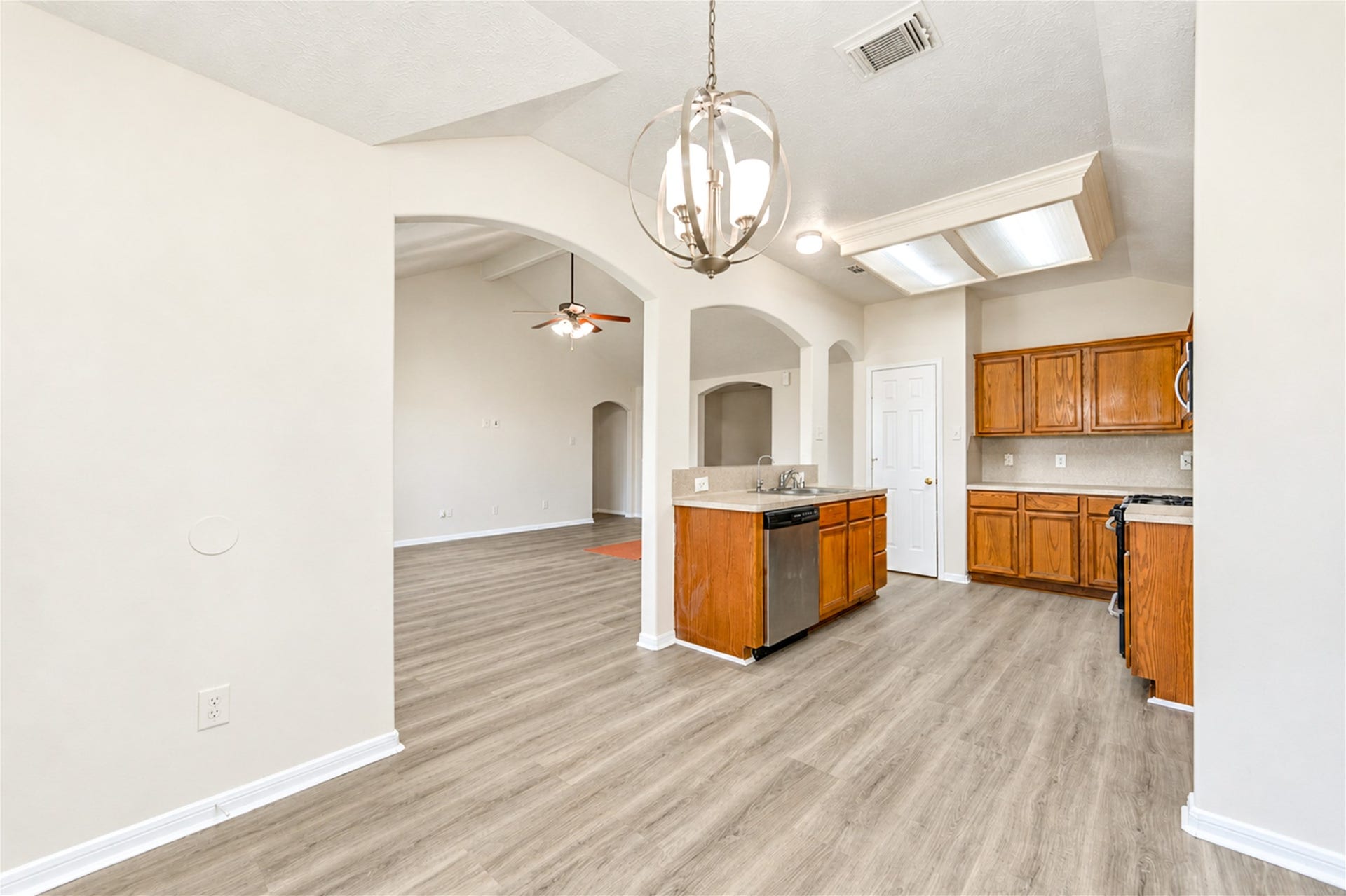 1526 Rogers Lake Lane, Richmond, TX 77407