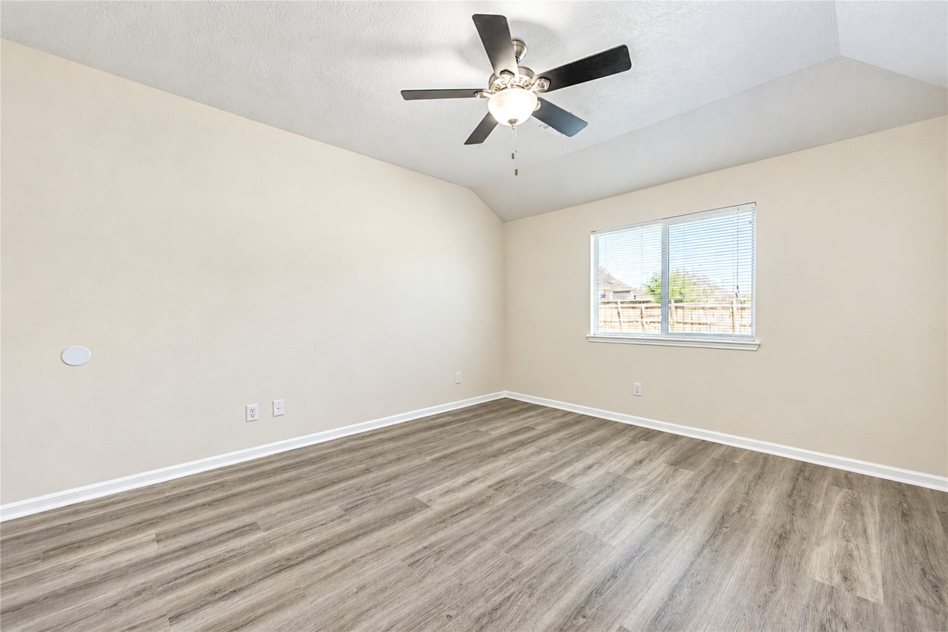 1526 Rogers Lake Lane, Richmond, TX 77407