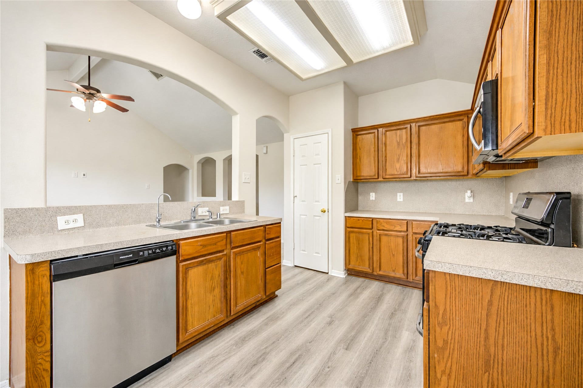 1526 Rogers Lake Lane, Richmond, TX 77407