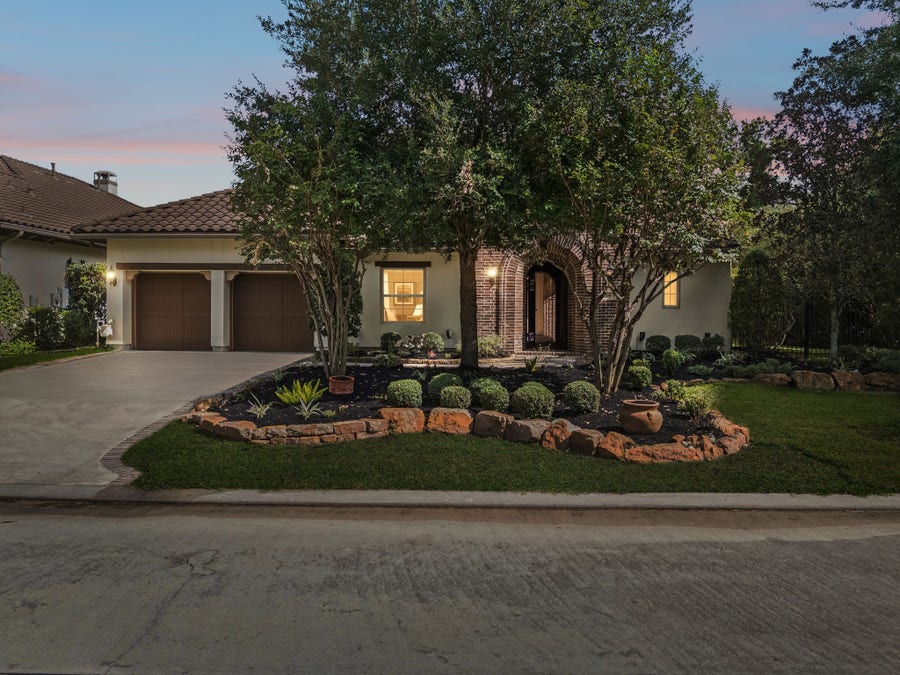 Property photo for 14 Woodglade Way, Tomball, TX