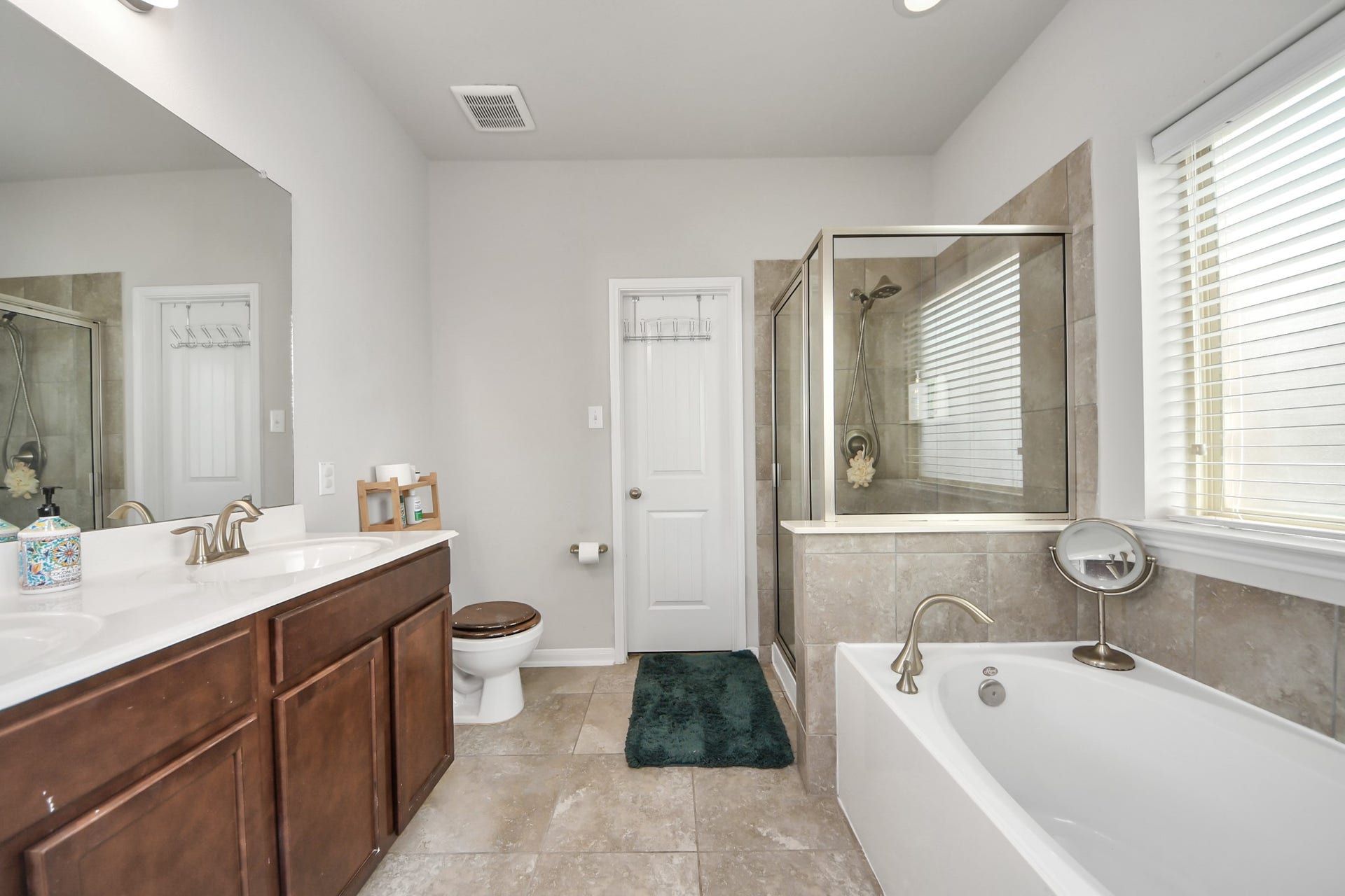 8103 Aleppo Pine Lane, Cypress, TX 77433 Primary bathroom