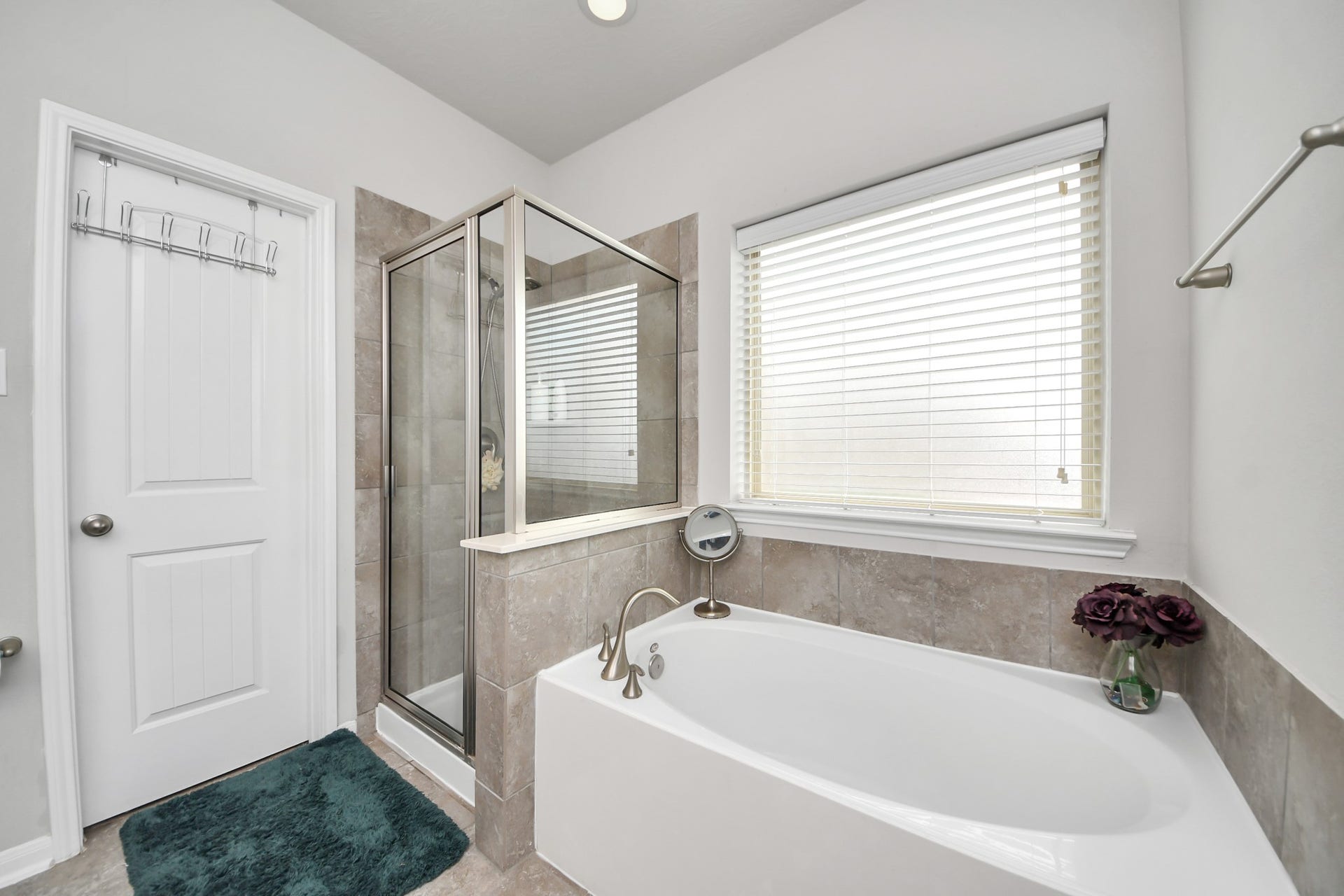 8103 Aleppo Pine Lane, Cypress, TX 77433 Primary bathroom