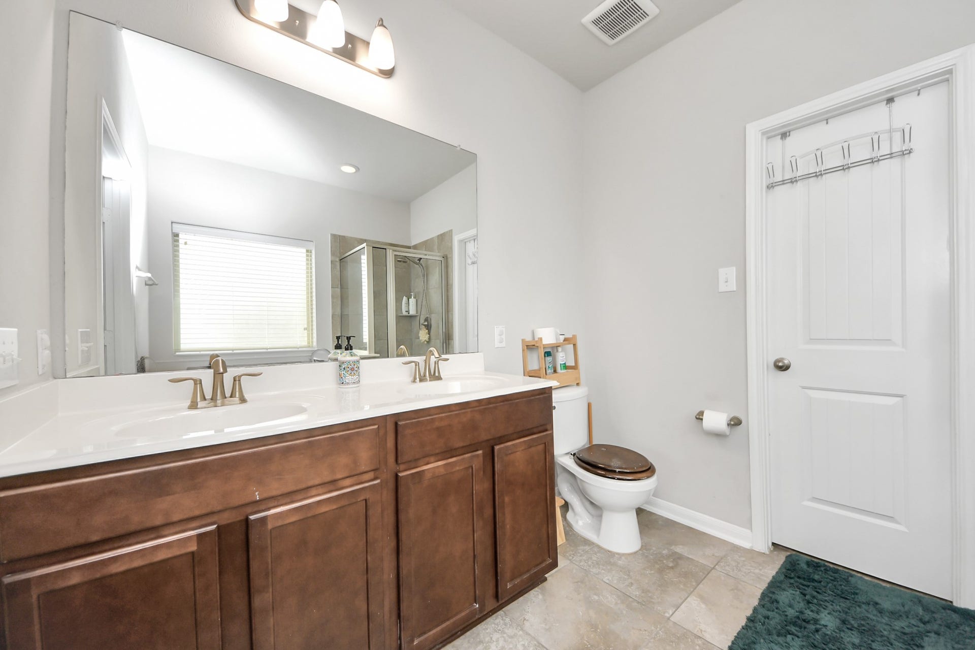 8103 Aleppo Pine Lane, Cypress, TX 77433 Primary bathroom