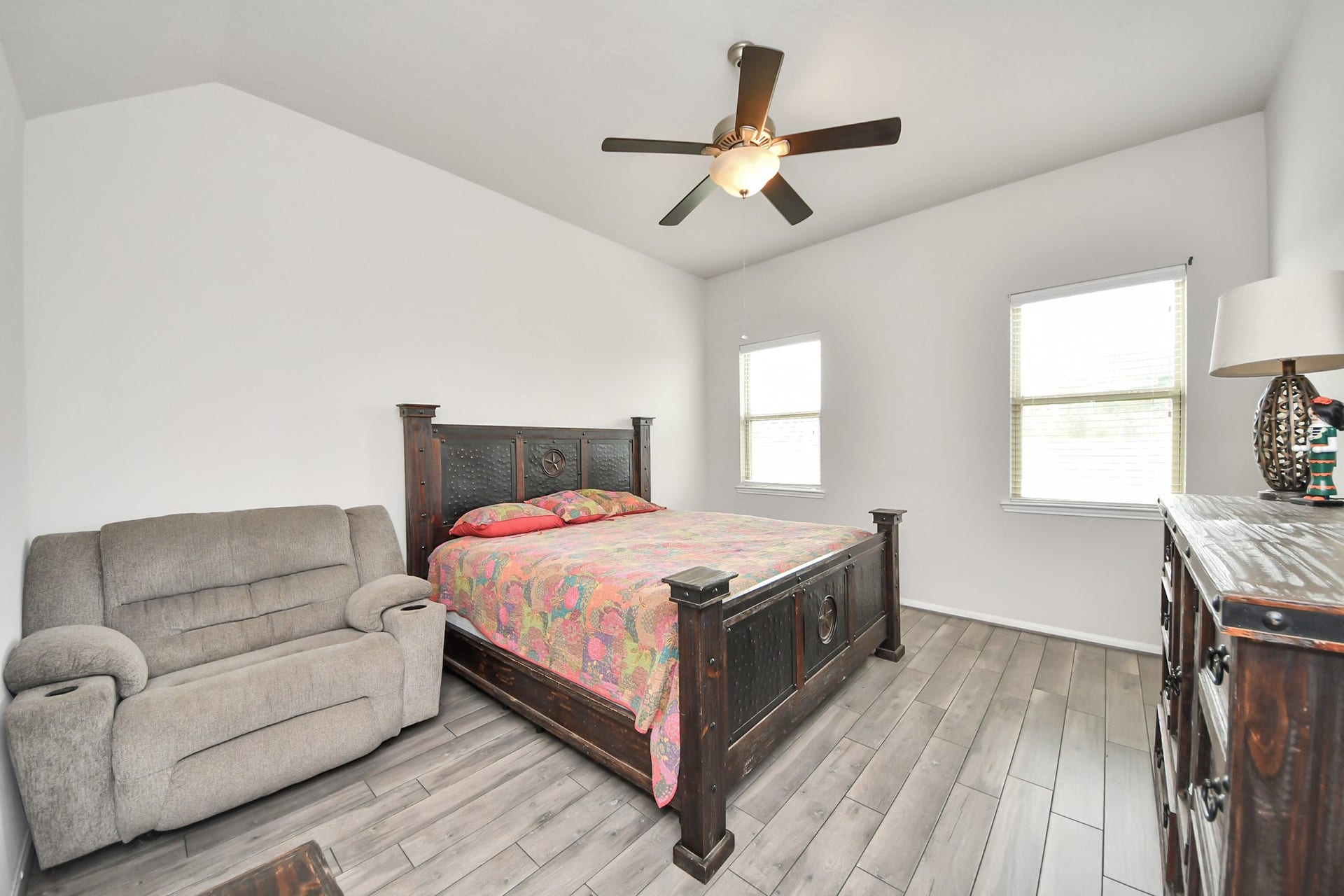 8103 Aleppo Pine Lane, Cypress, TX 77433 Primary bedroom