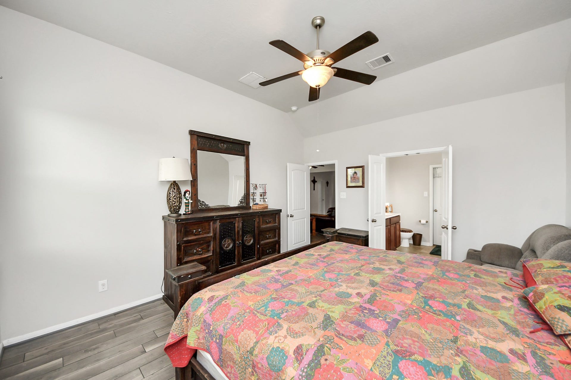 8103 Aleppo Pine Lane, Cypress, TX 77433 Primary bedroom