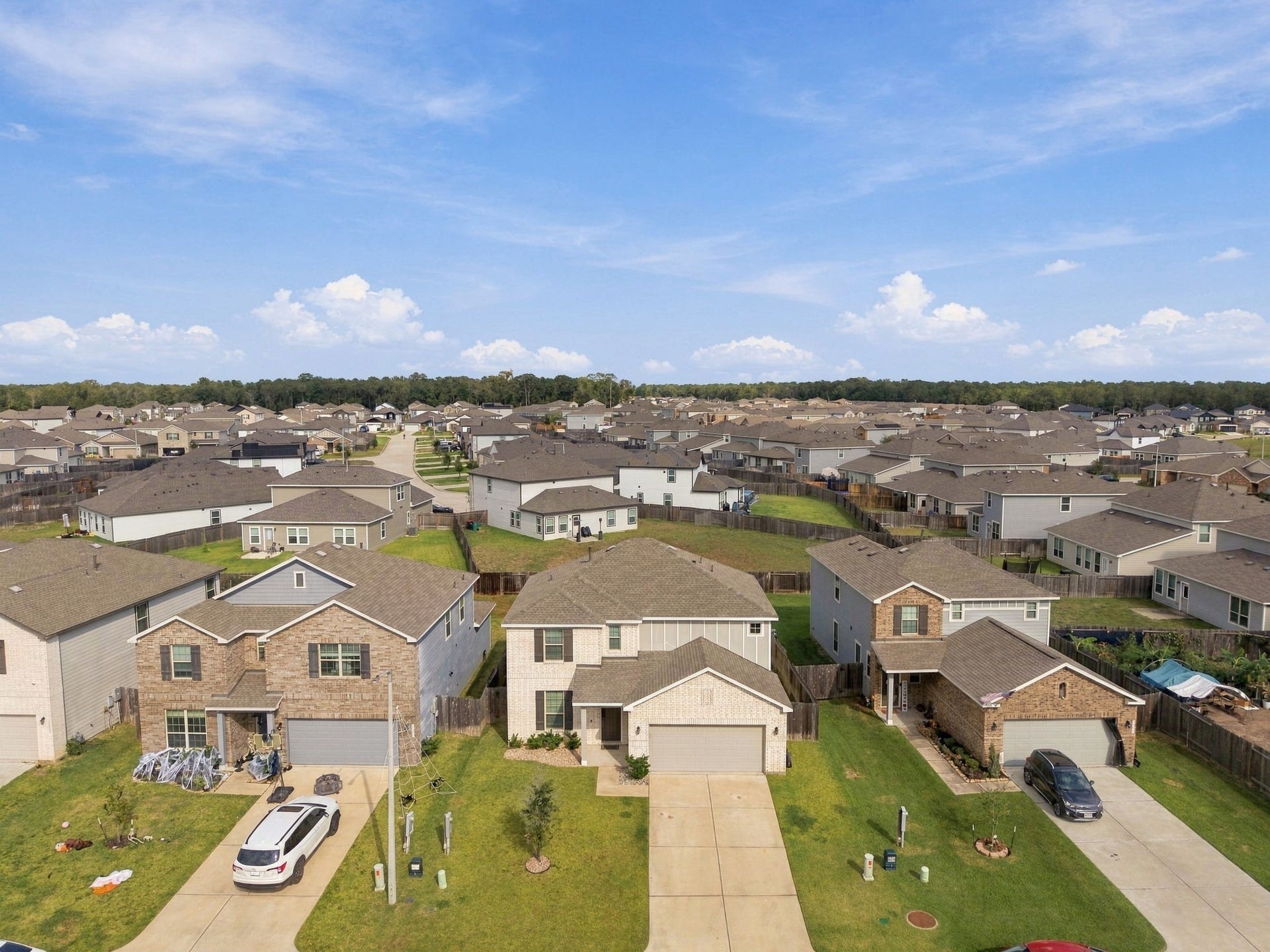 14424 Sunny Bend Way, Conroe, TX 77303 This desirable location sits within the Caney Mills community, zoned to Conroe ISD.