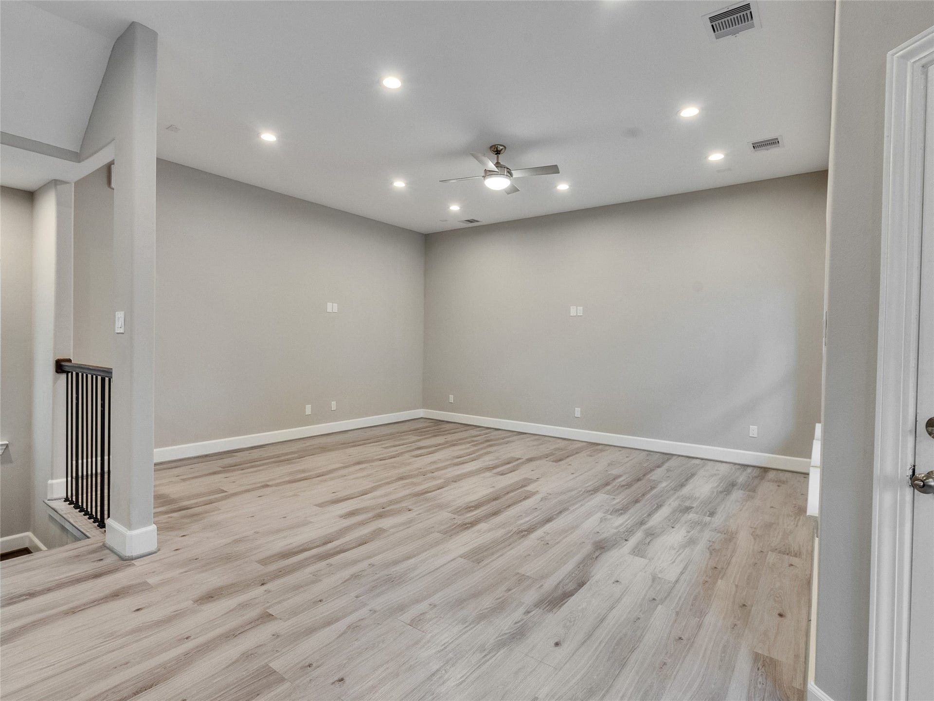 1122 W 16th Street, #C, Houston, TX 77008 Living room view from dining room - Second floor