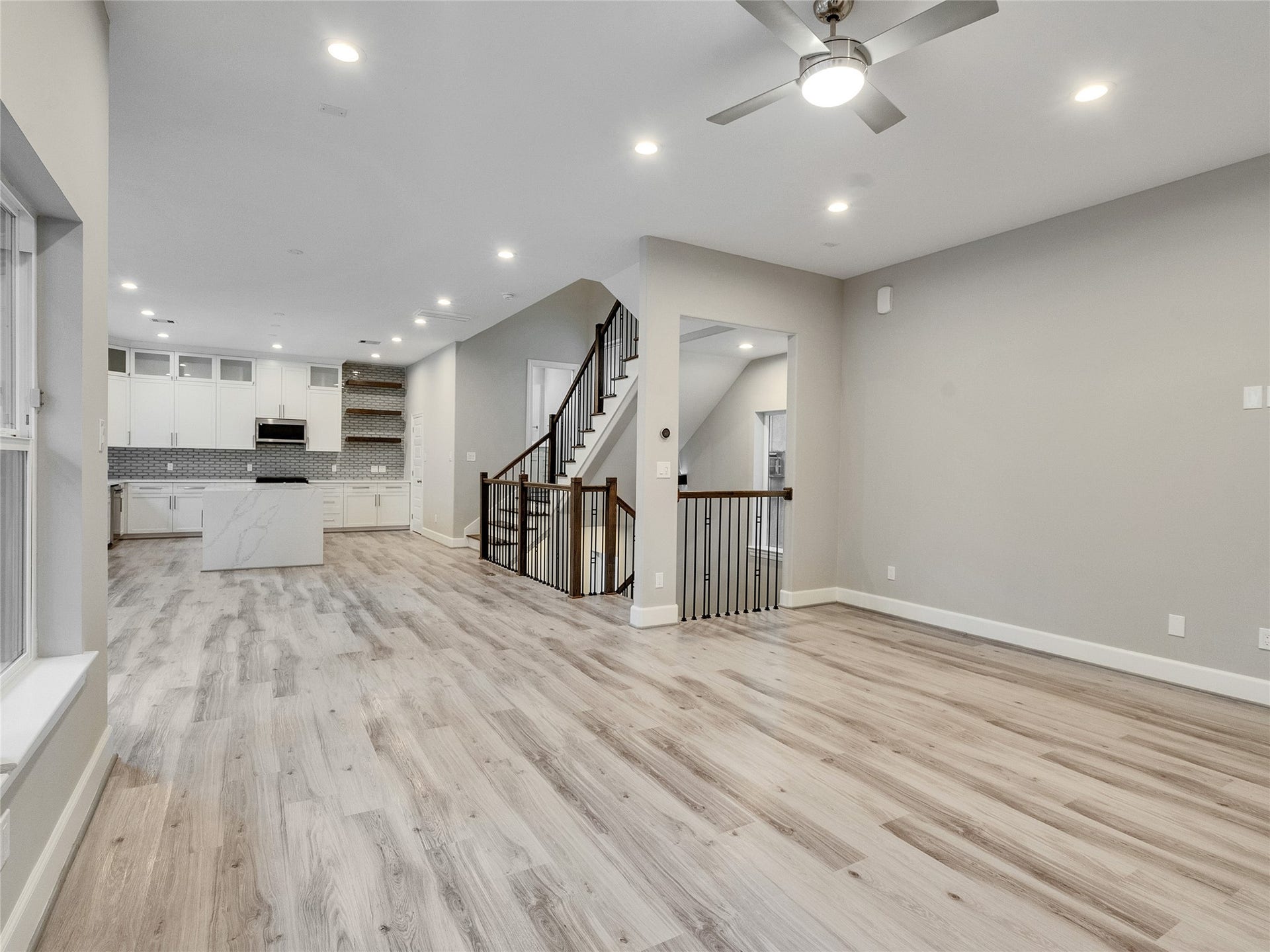 1122 W 16th Street, #C, Houston, TX 77008 Full view of second floor from living room