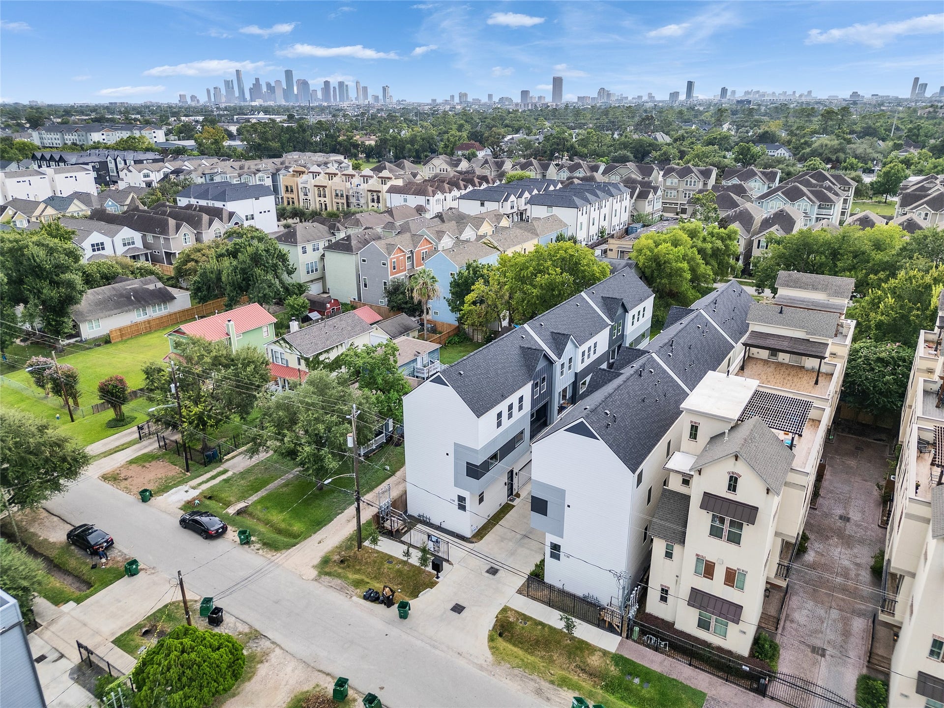 1122 W 16th Street, #C, Houston, TX 77008 Drone Shot of Houston Skyline