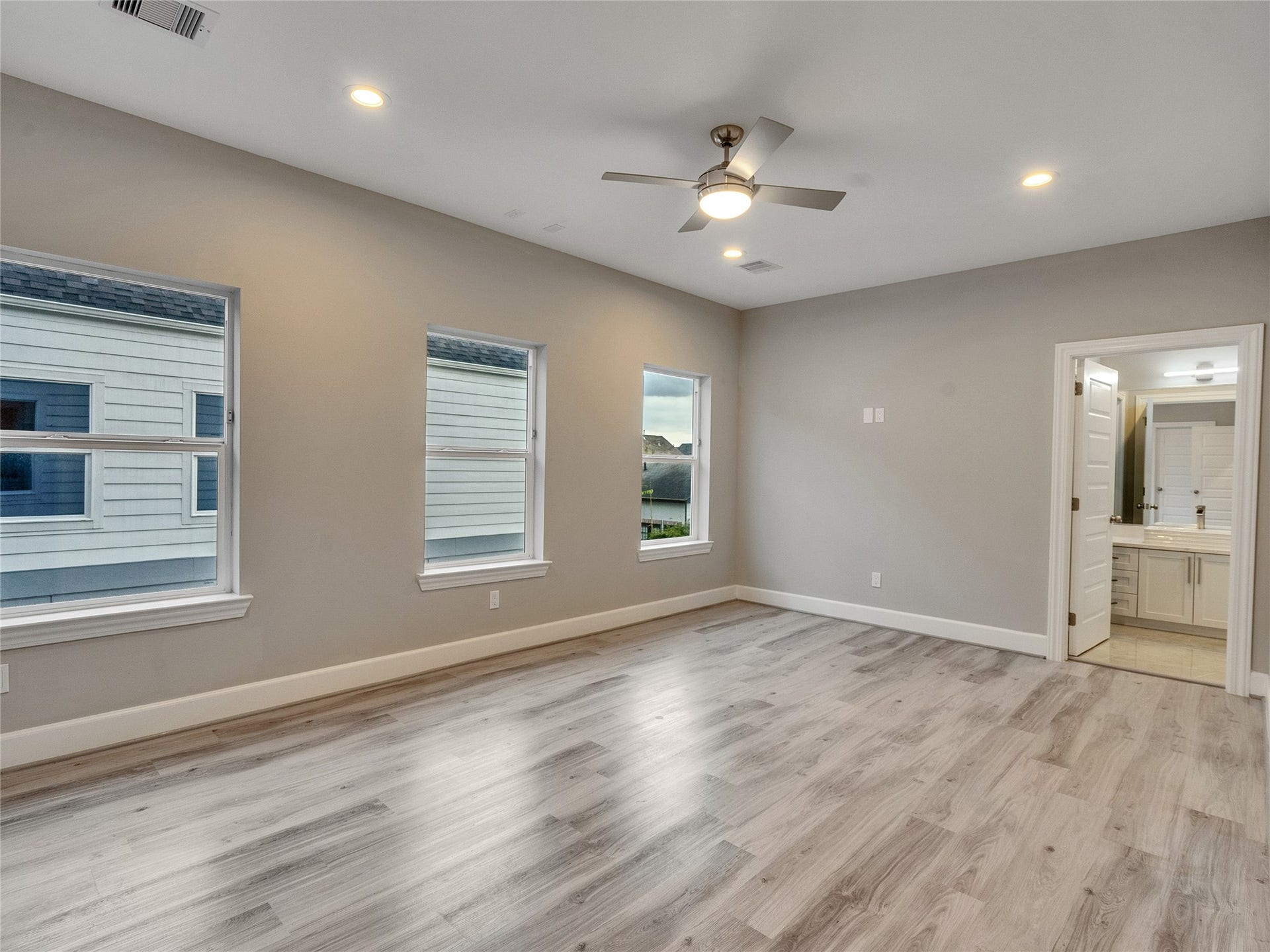 1122 W 16th Street, #C, Houston, TX 77008 Primary Bedroom - Third Floor