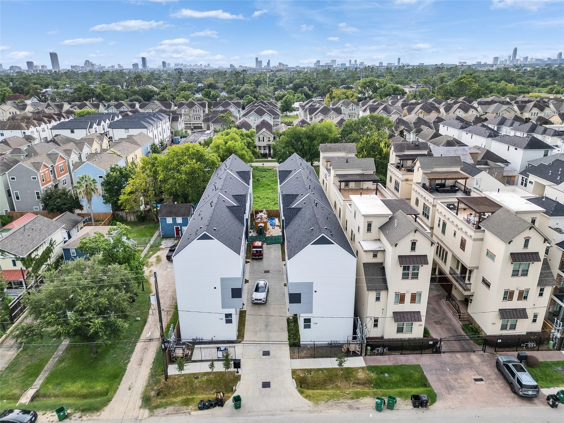 1122 W 16th Street, #C, Houston, TX 77008 Drone Shot of Site