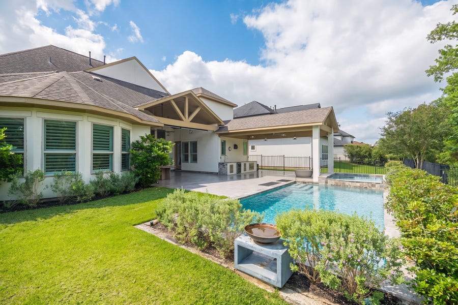 Property photo for 79 N Curly Willow Circle, Tomball, TX