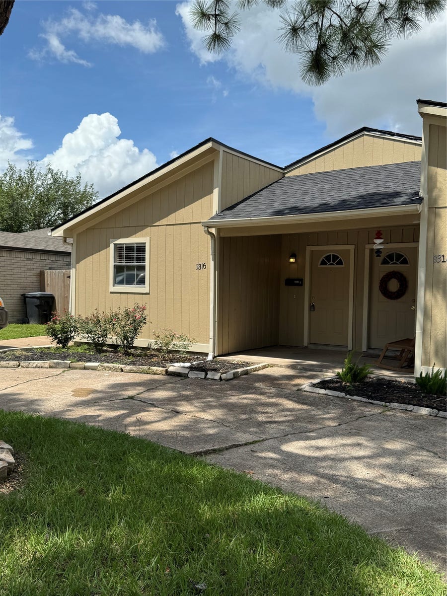 Property photo for 3314 Scotch Moss Lane, La Porte, TX