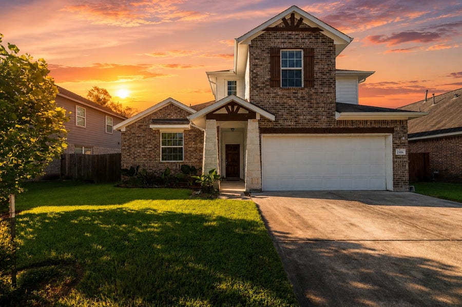 Property photo for 2506 Bay Hill Drive, Baytown, TX