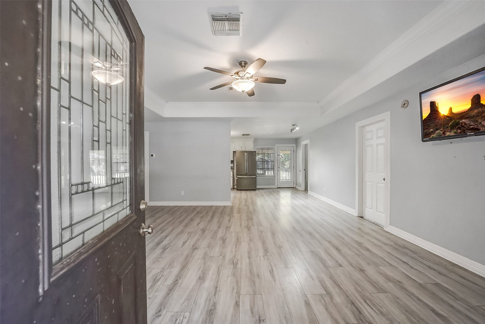 22911 Keith Drive, New Caney, TX 77357 Inviting glass leaded front door.
