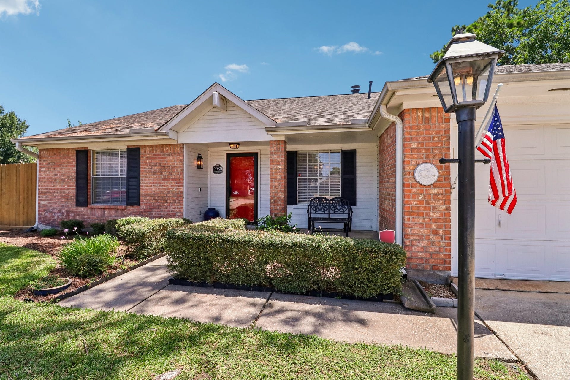 9030 Smokehollow Drive, Houston, TX 77064 Welcome to the 9030 Smokehollow - best curb appeal in the neighborhood. Come on in.