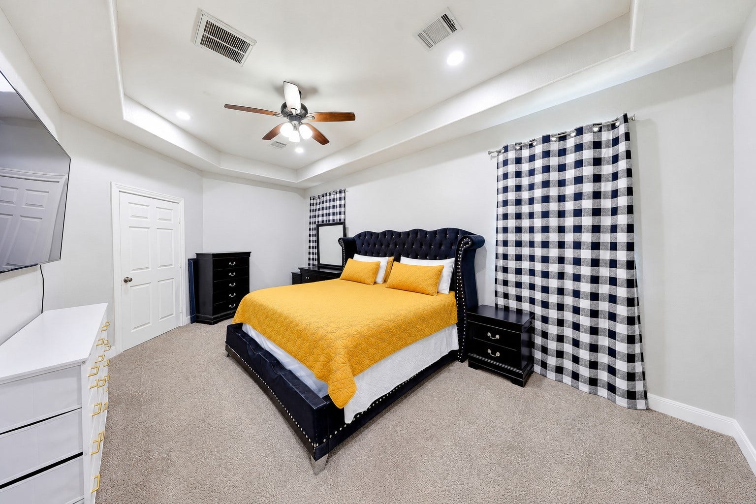 267 Freeman Boulevard, West Columbia, TX 77486 Create your own restful escape with room for a substantial bedroom suite.