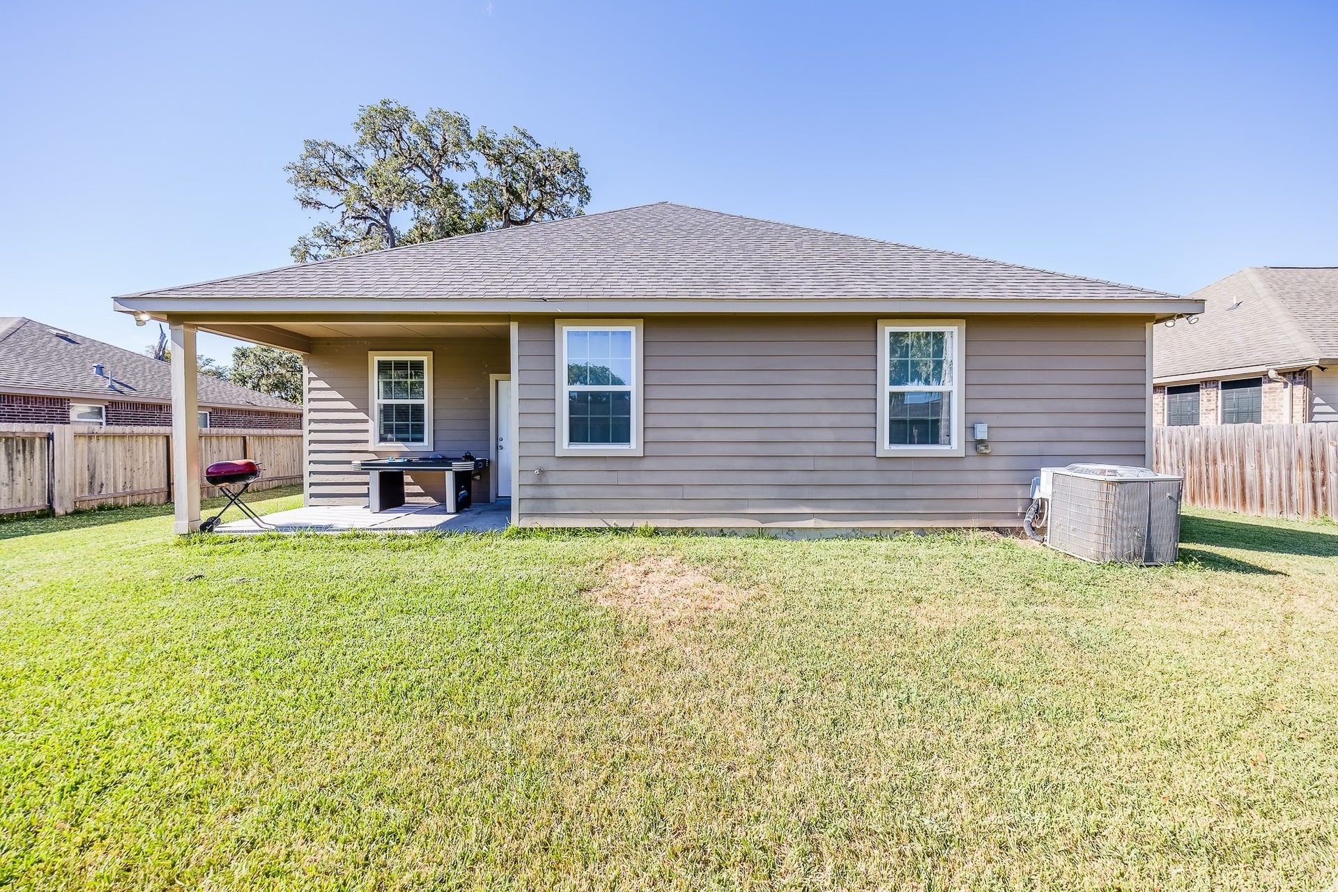 267 Freeman Boulevard, West Columbia, TX 77486 Bring your ideas for gardening, gatherings, and outdoor play to this roomy fenced yard.