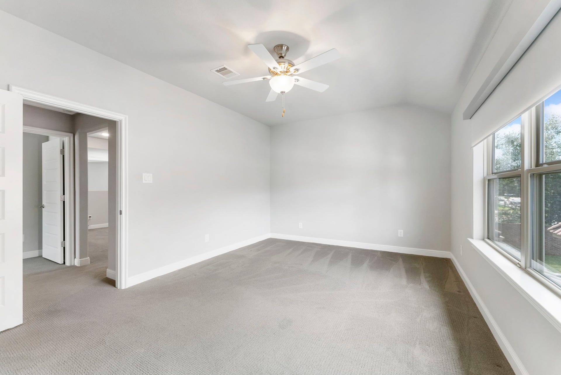 Secondary bedroom