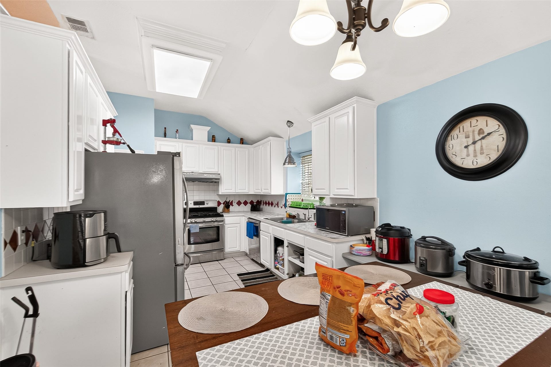 8918 Rustling Leaves Road, Houston, TX 77083