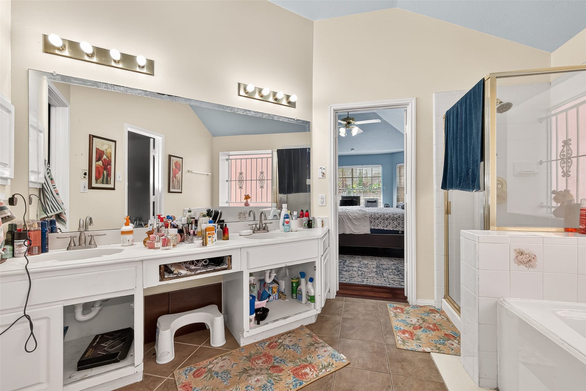 8918 Rustling Leaves Road, Houston, TX 77083