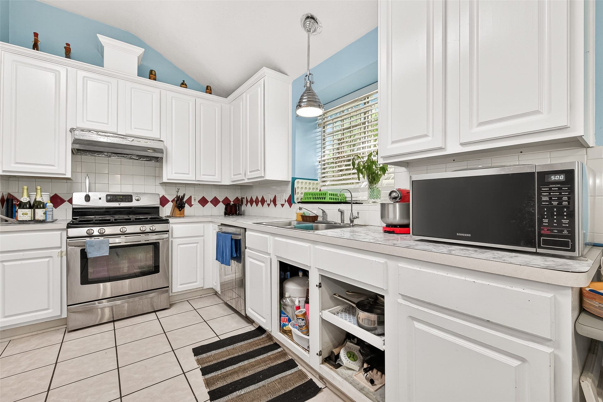 8918 Rustling Leaves Road, Houston, TX 77083